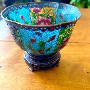 Cloisonné enamelled Chinese  small bowl made with the Plique-a-jour technique .